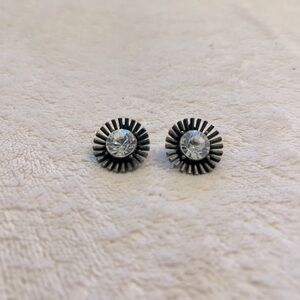 Rhinestone Studs with bronze accents! ‼️🤍